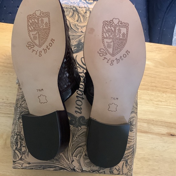 Beautiful Brighton Chestnut Slides - Picture 4 of 5